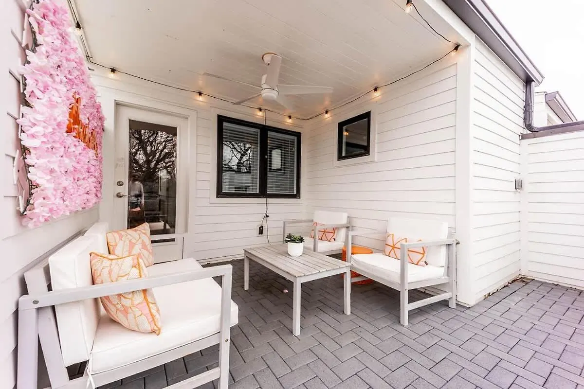 Greenhouse Spacious Home In East Nashville 12Ppl 0*,  United States